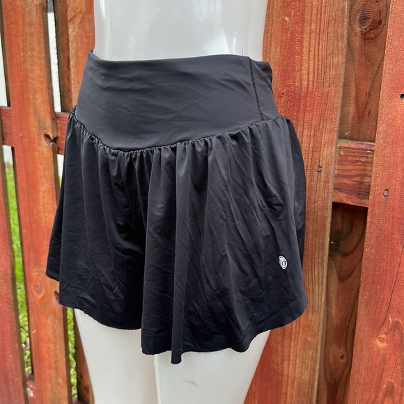 Black Skater Pleated Flowy Shorts Casual Size M - Picture 3 of 6